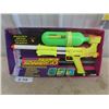 Image 2 : Larami Super Soaker 50 in Box & 1 Loose