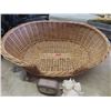 Image 2 : Shoe Mandrel, Wicker Dog Bed, Wash Board, Stained Glass, Shells