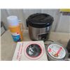 Image 2 : Hamilton Beach Cooker, 2 Pots, Small Pan, Dish Brushes plus more