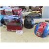 Image 1 : Snow Cone Machine, 2 Kids Bike Helmets
