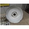 Image 5 : 20 Manitoba License Plates , 16" Porcelain Barn Light Shade