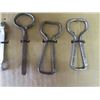 Image 6 : 28 Bottles Openers - most with Beer Advertising; Empire, Shea's, 2-Way, Drewry's plus more