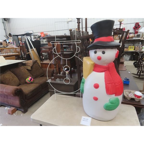 Nice Clean Snowman Blow Mold- Works 40  Tall , Wire Snowman Display