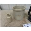 Image 2 : 1 Gal Crock, Ginger Crock Bottle, Barn Lantern