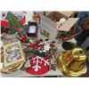 Image 2 : Christmas Wreaths, Tree Ornaments, Quilt, More Decorations