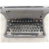 Image 2 : Old School Underwood Manual Typewriter