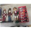 Image 2 : Christmas Wreath, Nut Cracker, Santa Village