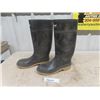 Image 2 : Baffin Sz 11 Steel Toed Rubber Boots