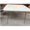 Image 2 : Retro Chrome Set Table 30" x 38" x 29" & 4 Chairs - Upholstry Cracks on Chairs