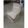 Image 2 : Swivel Living Room Chair