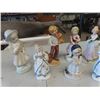 Image 2 : 10 Figurine Ornaments & 3 Collector Plates