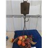 Image 2 : Salter's 40lb Hanging Brass Scale with Fruit
