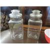 Image 2 : 3 Pyrex Bowls, 1 Pyrex Rectangle, 2 Candy Jars