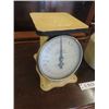 Image 2 : Old Metal Scale, American Family Scale, Crock Pot with Handle + Lid