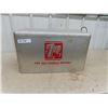 Image 1 : 7 Up Embossed Metal Picnic Cooler with Tray
