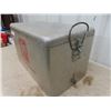 Image 2 : 7 Up Embossed Metal Picnic Cooler with Tray
