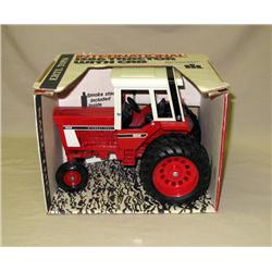 IH 1586 w/ cab & duals