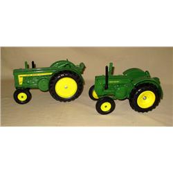 (2) JD Tractors--820 & D on rubber