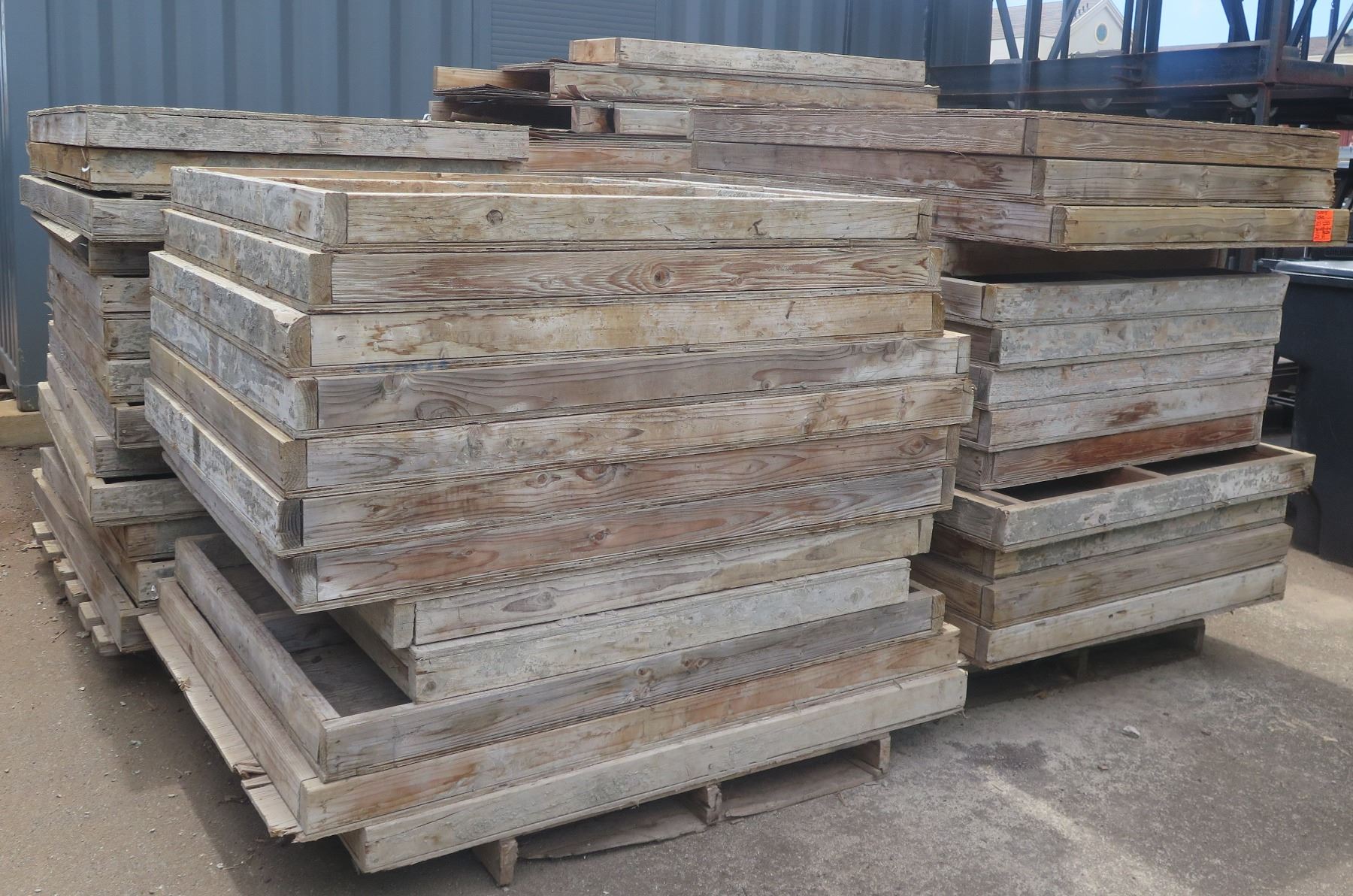 Qty 4 Pallets Concrete Forms Misc Size 4'x6'/6'x8'