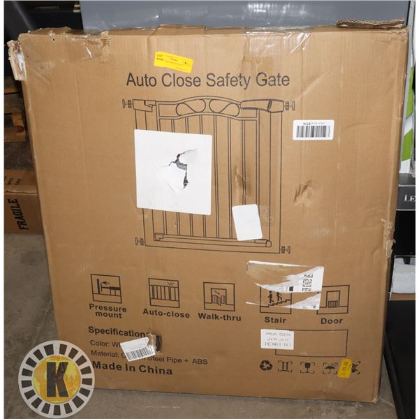 AUTO CLOSE SAFETY GATE