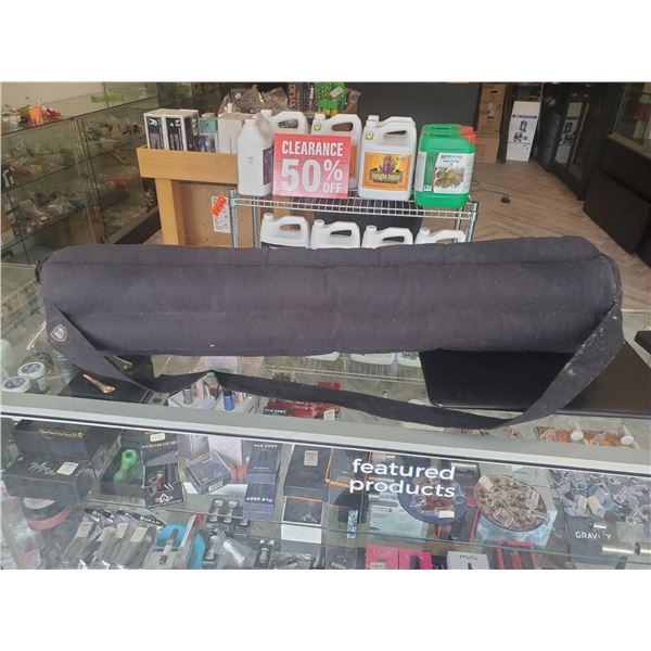 32 inch strapped carry bag