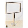 Image 1 : METAL SIGN STAND 17"