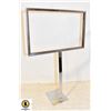 Image 1 : METAL SIGN STAND 17"