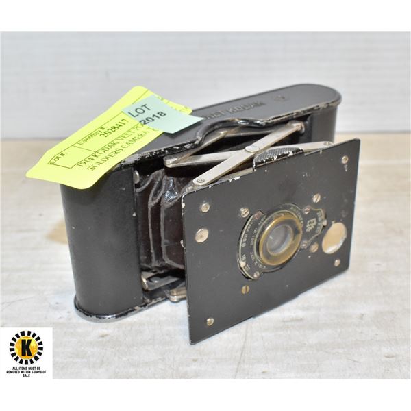 Kodak Vest Pocket gainé cuir Berthiot - Autrefois la Photo Kodak Vest Pocket gainé cuir Berthiot - Autrefois la Photo