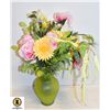 Image 1 : VASE WITH SILK FLOWERS