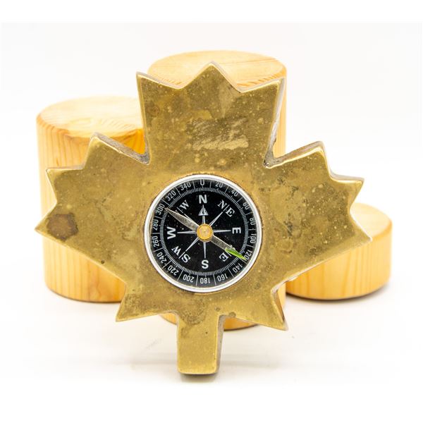 VINTAGE SOLID BRASS MAPLE LEAF COMPASS WORKS