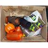 Image 1 : LARGE LOT OF HALLOWEEN ITEMS