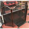 Image 1 : FOLDING METAL FIREPLACE SCREEN / GATE