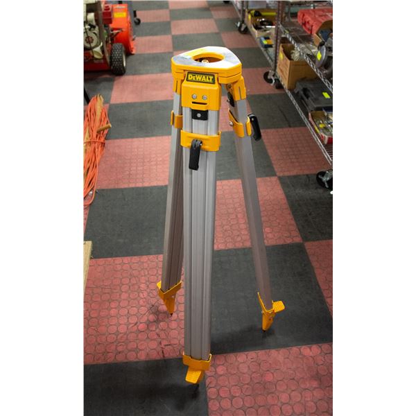 DWALT TRIPOD
