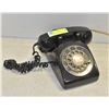 Image 1 : VINTAGE ROTARY PHONE