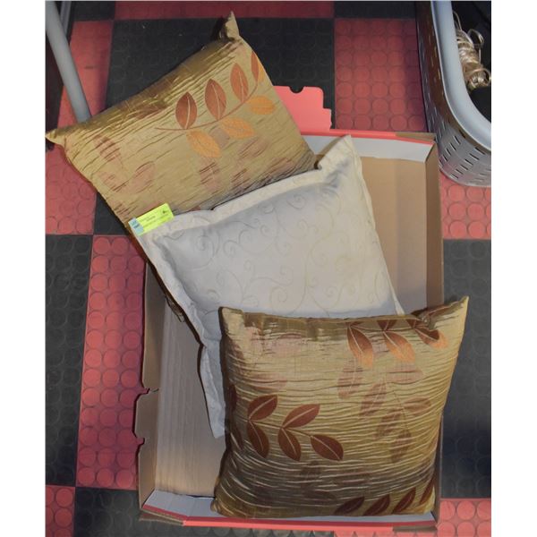 SHOW HOME DECOR 3 CUSHIONS