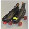 Image 1 : MENS SIZE 10 ROLLER SKATES