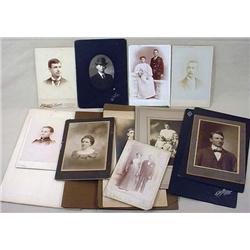 LOT OF VINTAGE PHOTOS AND CABINET CARD PHOTOS - In