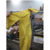 Image 1 : 2 Full Body Rain Suits