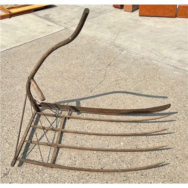 ANTIQUE WOODEN CRADLE SCYTHE