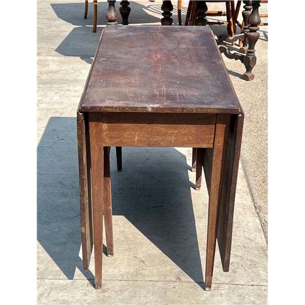 SOLID WOOD  GATE-LEG TABLE