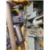 Image 2 : Assorted tools