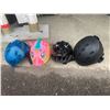 Image 1 : 4 helmets