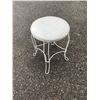 Image 1 : Stool