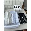 Image 1 : 4 slice toaster, cutlery, and icetrays and drying rack