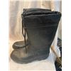 Image 1 : Size 9 rubber boots