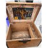 Image 2 : Wood chest