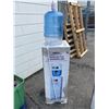 Image 1 : Water dispenser
