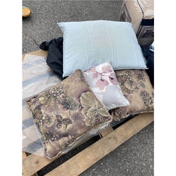 Throw pillows and other pillows