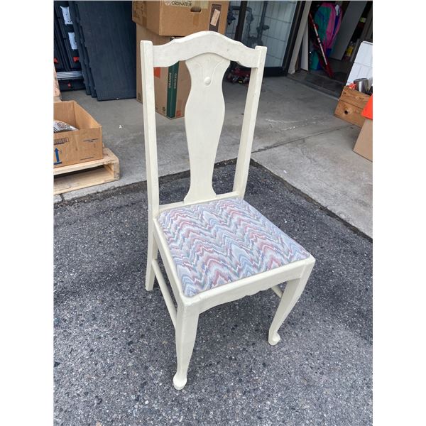 Accent chair