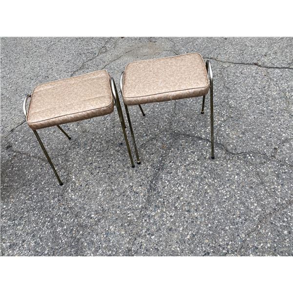 2 vintage stools